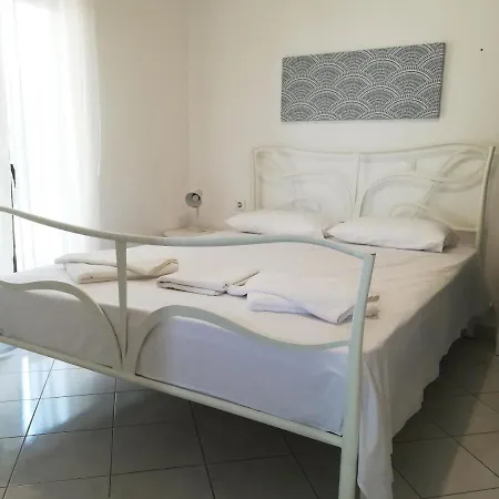 Melina - Sunny In Apartment Nikiti (Sithonia)